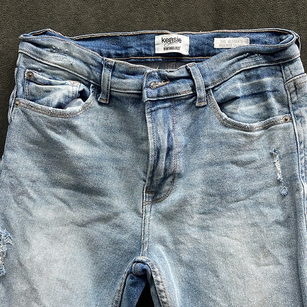 High Rise Distressed Jeans - Picture 2 of 4